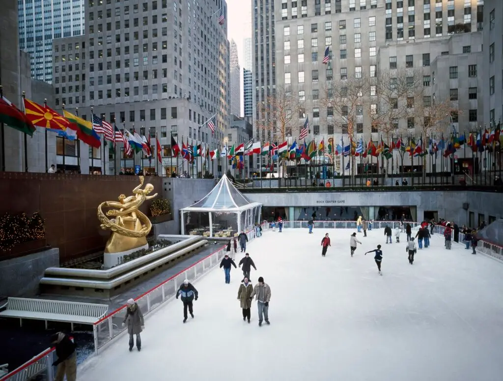 Skating at rockefeller plaza new york